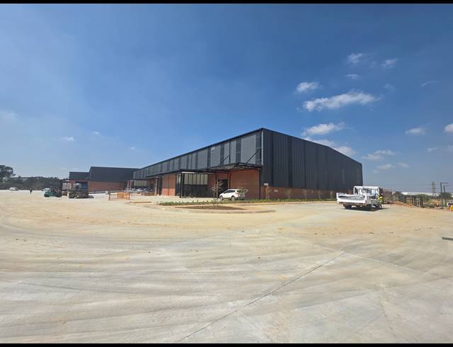2,776M² WAREHOUSE TO LET IN GOSFORTH PARK